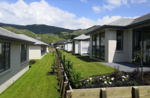 Селища за възрастни в Нова Зеландия: защо възрастните хора са съгласни да живеят в такива къщи