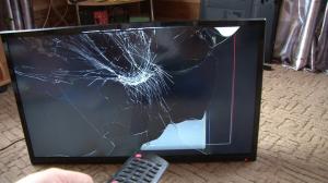 Как да се 100% защита на вашия телевизионен екран от повреди?
