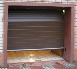 Прибиращи се гаражни врати