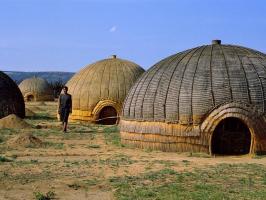 Защо местните народи в Африка строят кръгли къщи