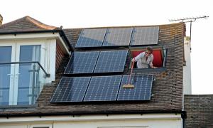 Слънчеви панели в еко-домове на бъдещето ще се превърнали в необходимост, а не лукс