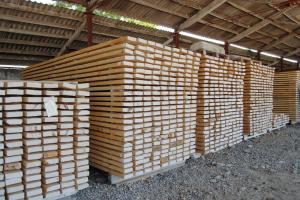 Как да изсъхне дървен материал?