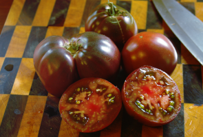 5 разновидности на вкусни домати с виолетови нотки