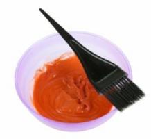 Как да се измие боя за коса от дрехи и мебели