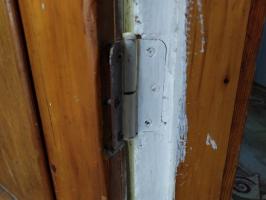Честото счупване на врати и прозорци, тъй като те са ремонтирани