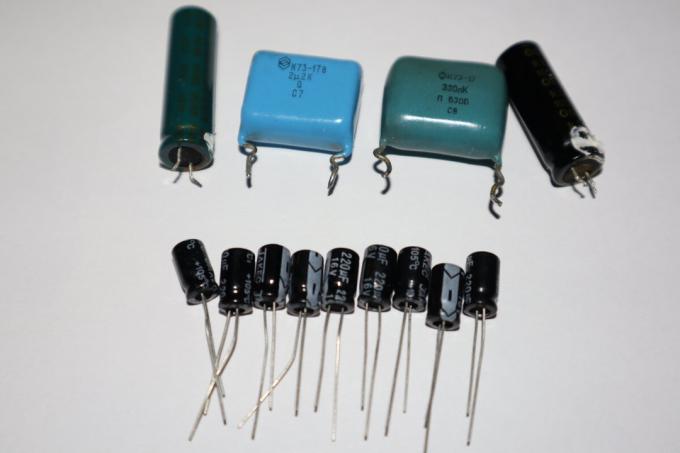 електролитни кондензатори 